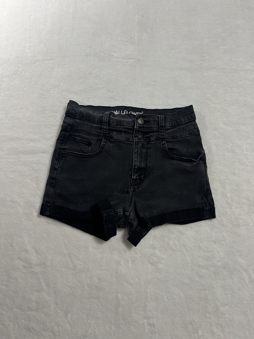 WallFlower Sassy Hi Black‎ Denim Shorts Womens Size 7 High Rise Cuffed Stretch